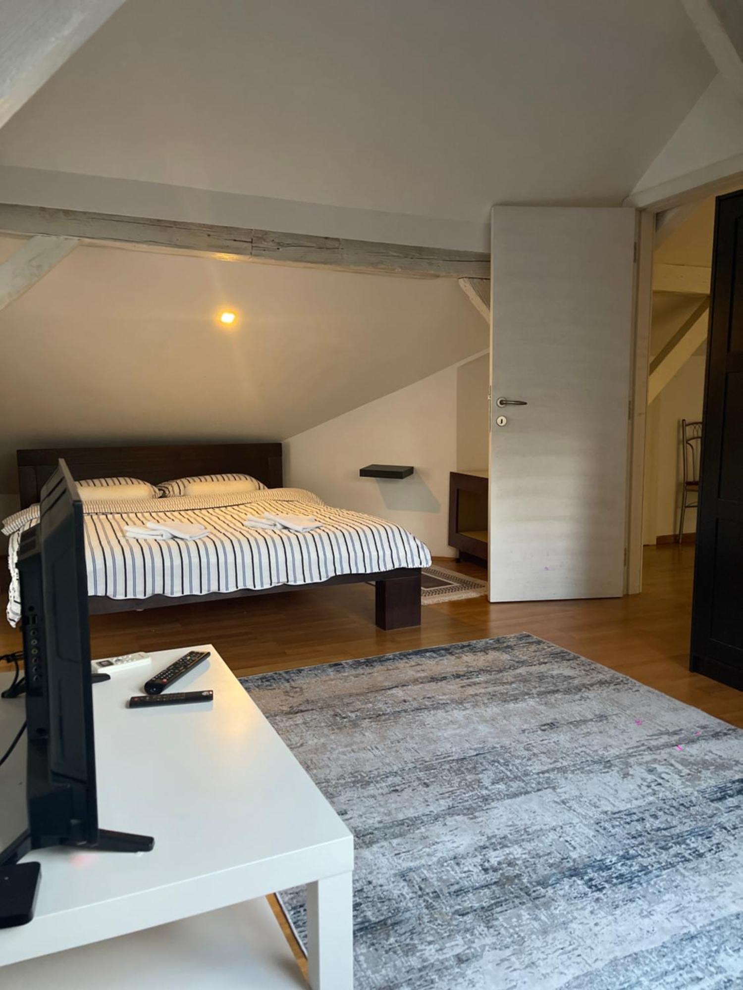 Double Bedroom Apartment In Belgrado Esterno foto