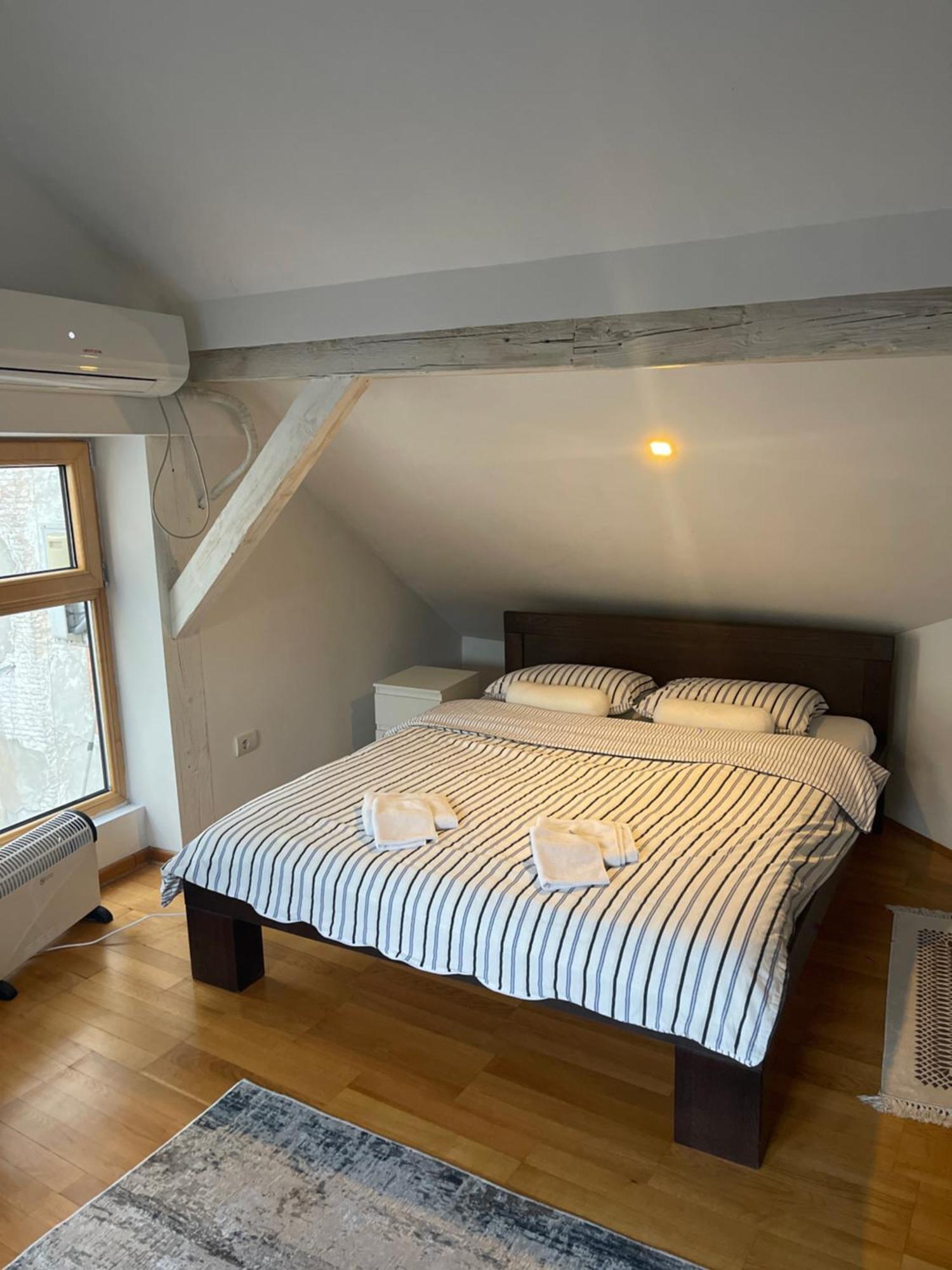 Double Bedroom Apartment In Belgrado Esterno foto