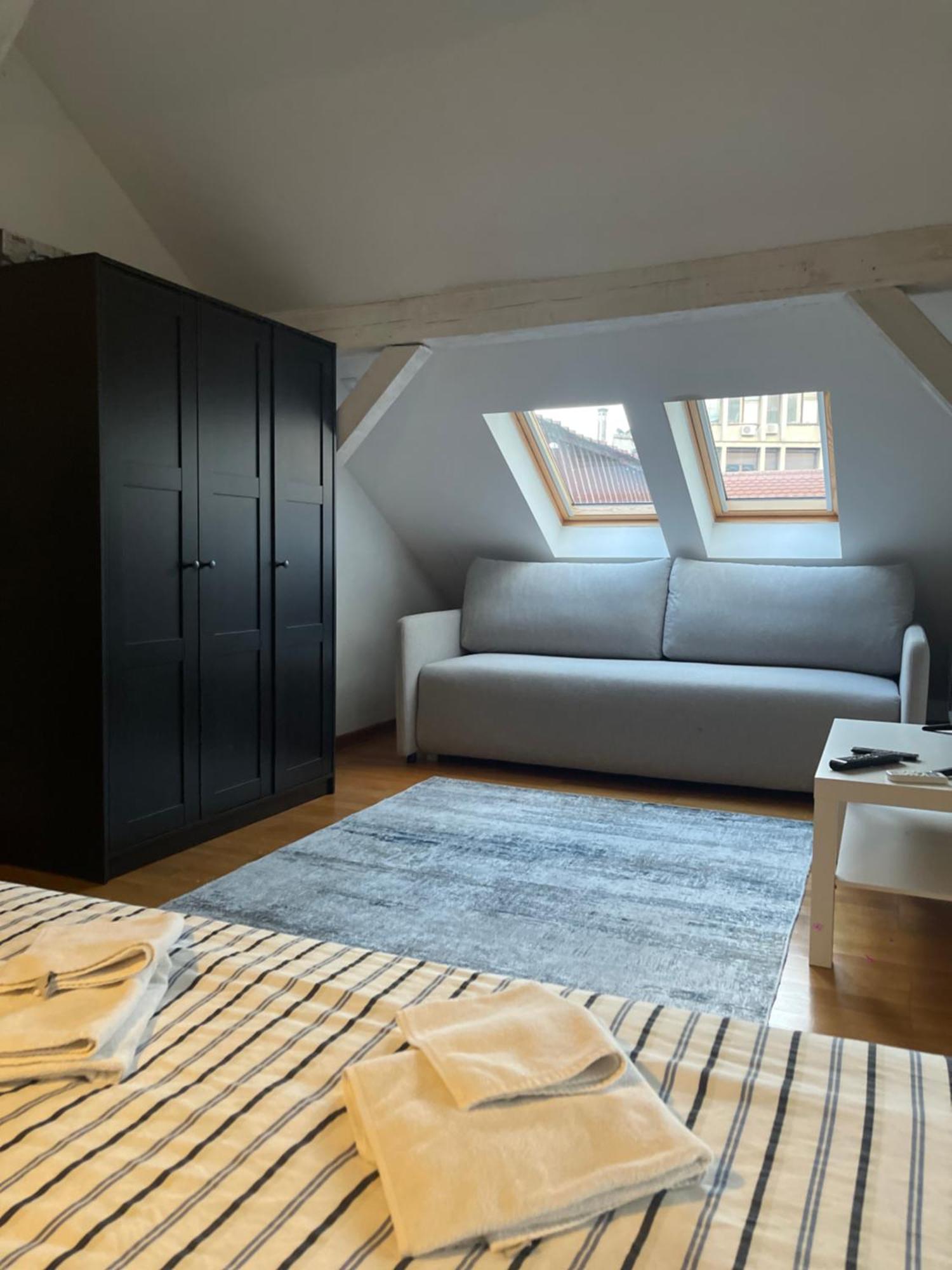 Double Bedroom Apartment In Belgrado Esterno foto